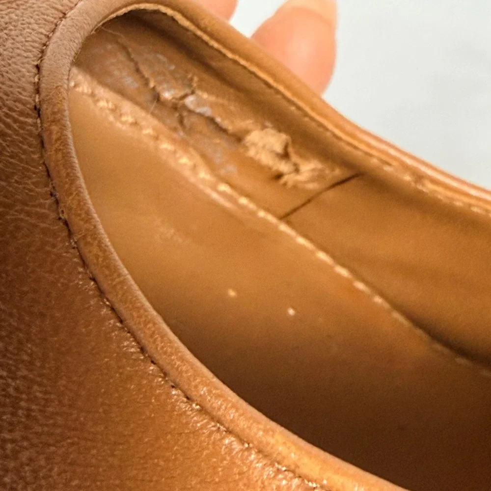 Tory Burch Tan Leather Patent Cap Toe Wedge Pumps Gold Logo 9.5M Classic office
